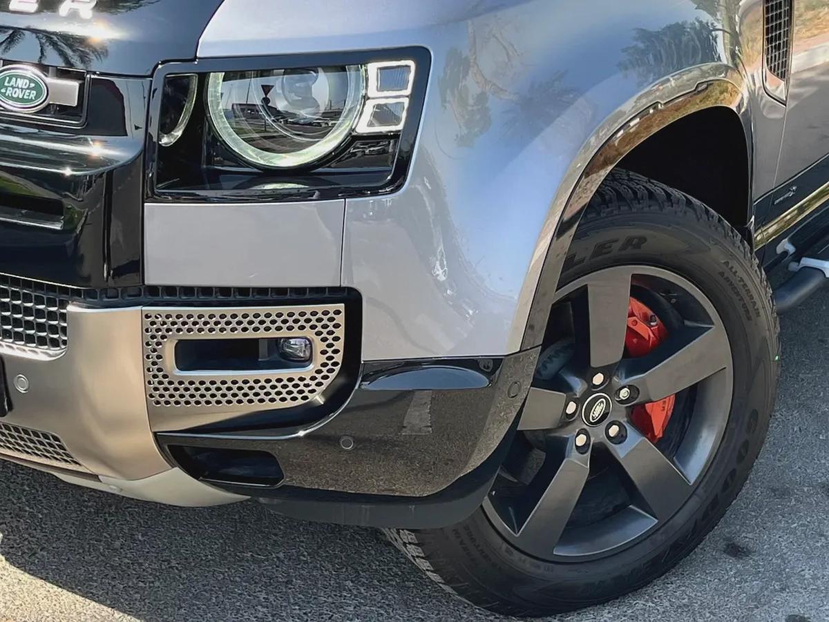 2023 Land Rover Defender X - GCC Specs - Pristine Condition-3-3