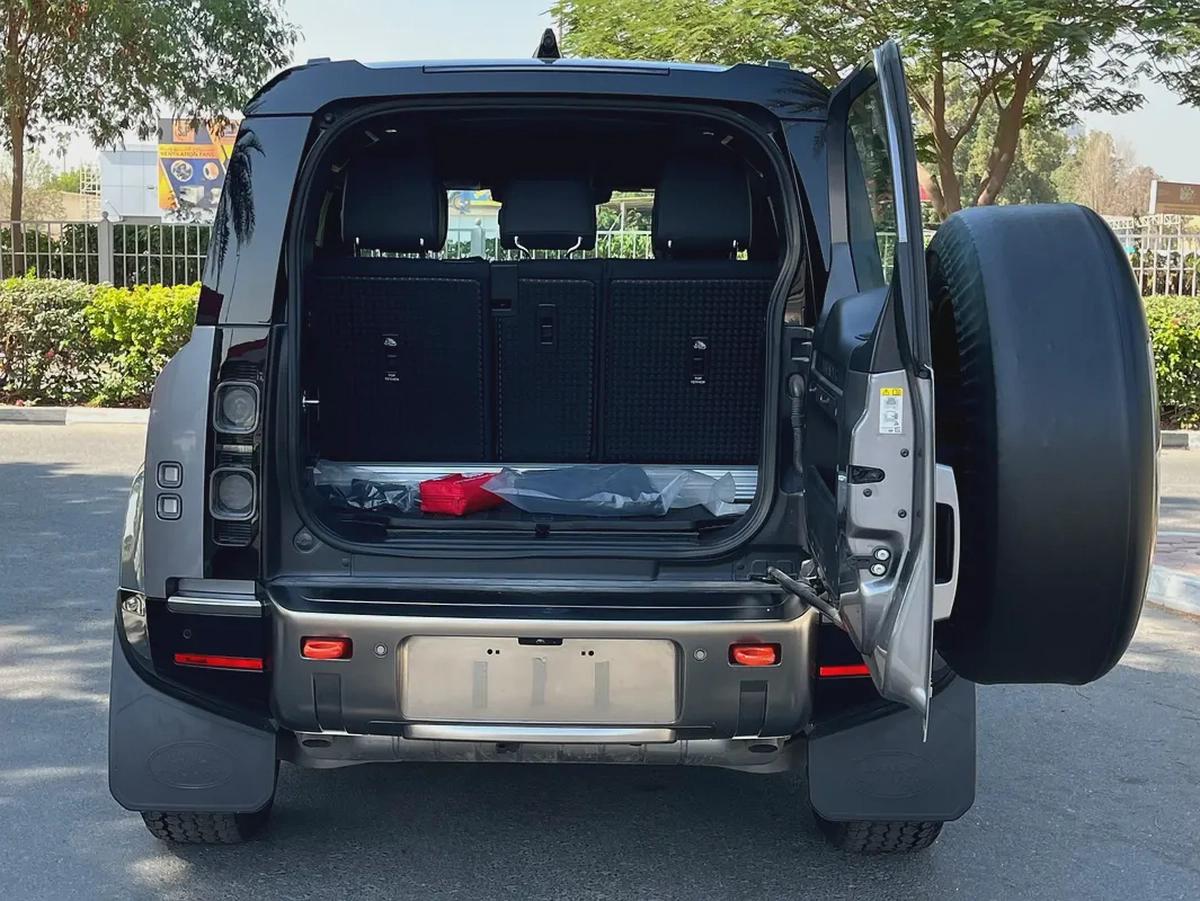 2023 Land Rover Defender X - GCC Specs - Pristine Condition-7-7