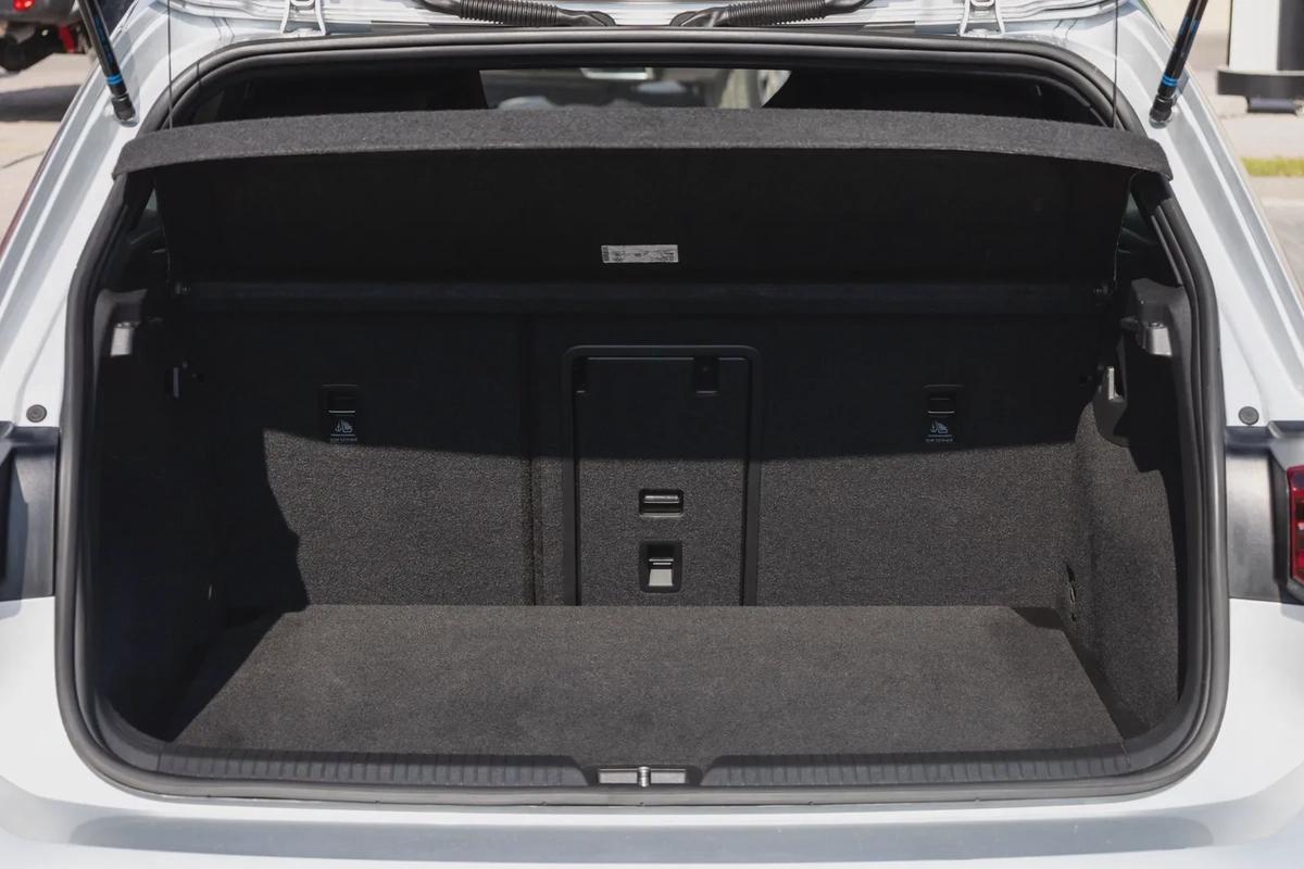 Volkswagen Golf GTI-13-13