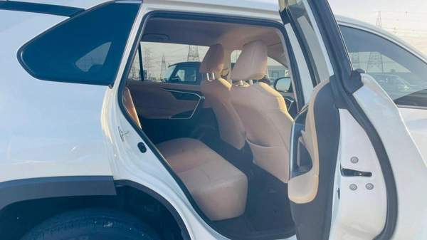 Toyota RAV4 2.5L (2WD) EX