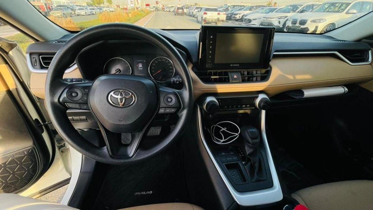 Toyota RAV4 2.5L (2WD) EX-8-8