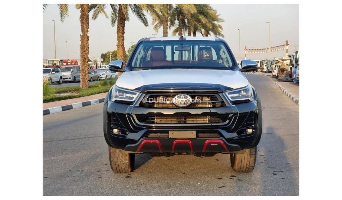 Toyota Hilux Toyota Hilux SR5 4.0L PETROL V6 A/T FULL OPTION 2023-2-2