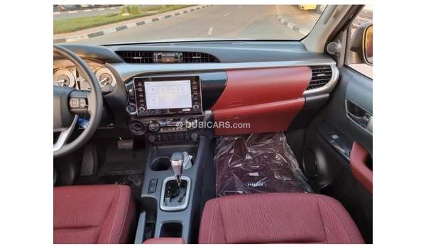 Toyota Hilux Toyota Hilux SR5 4.0L PETROL V6 A/T FULL OPTION 2023