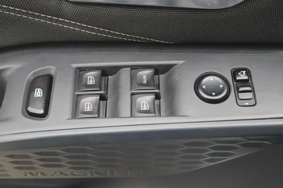 Nissan Magnite S - 2025 Model - GCC Specs - Original Paint-9-9