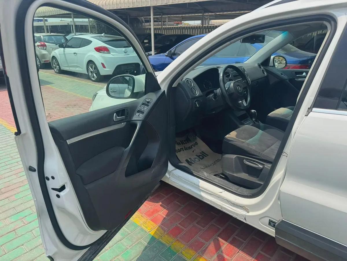 VOLKSWAGEN TIGUAN-7-7