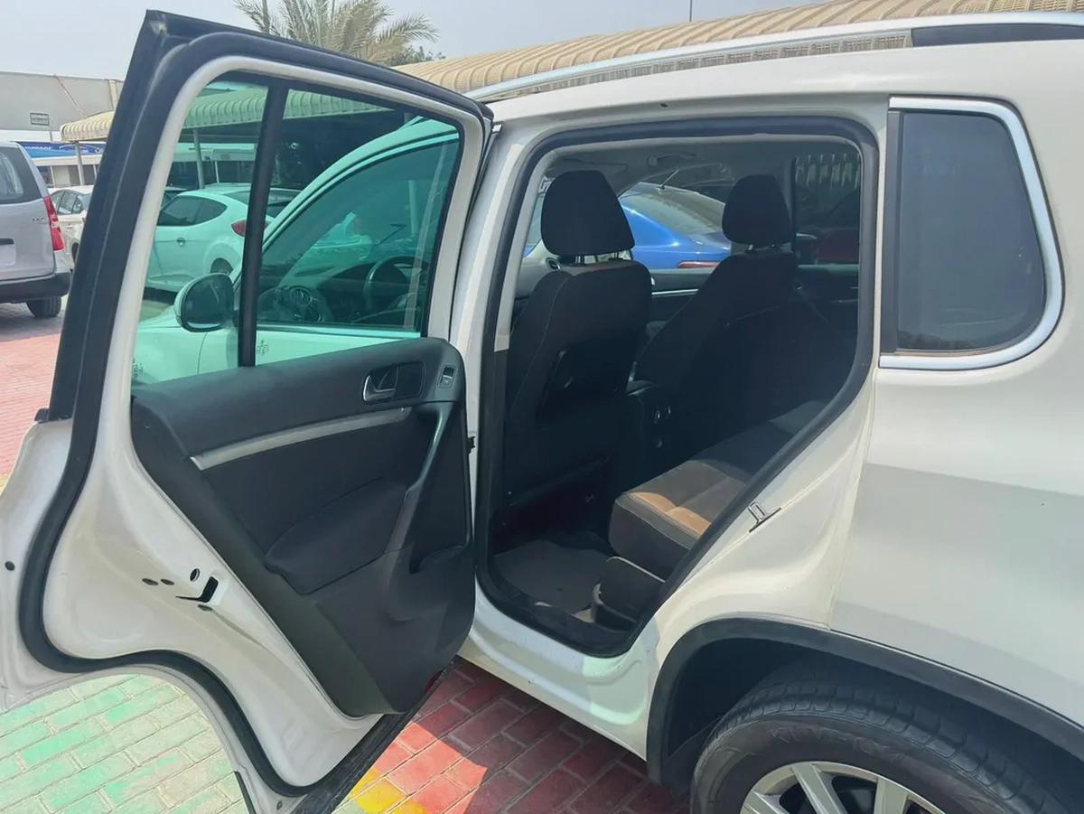 VOLKSWAGEN TIGUAN-9-9