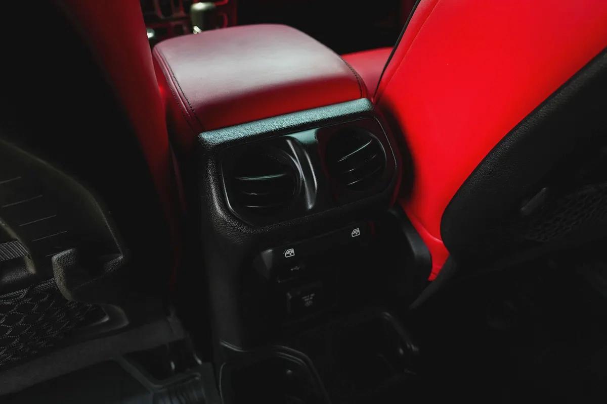 JEEP WRANGLER UNLIMITED RUBICON 2020!! CANADIAN SPECS!! LOW MILEAGE-10-10