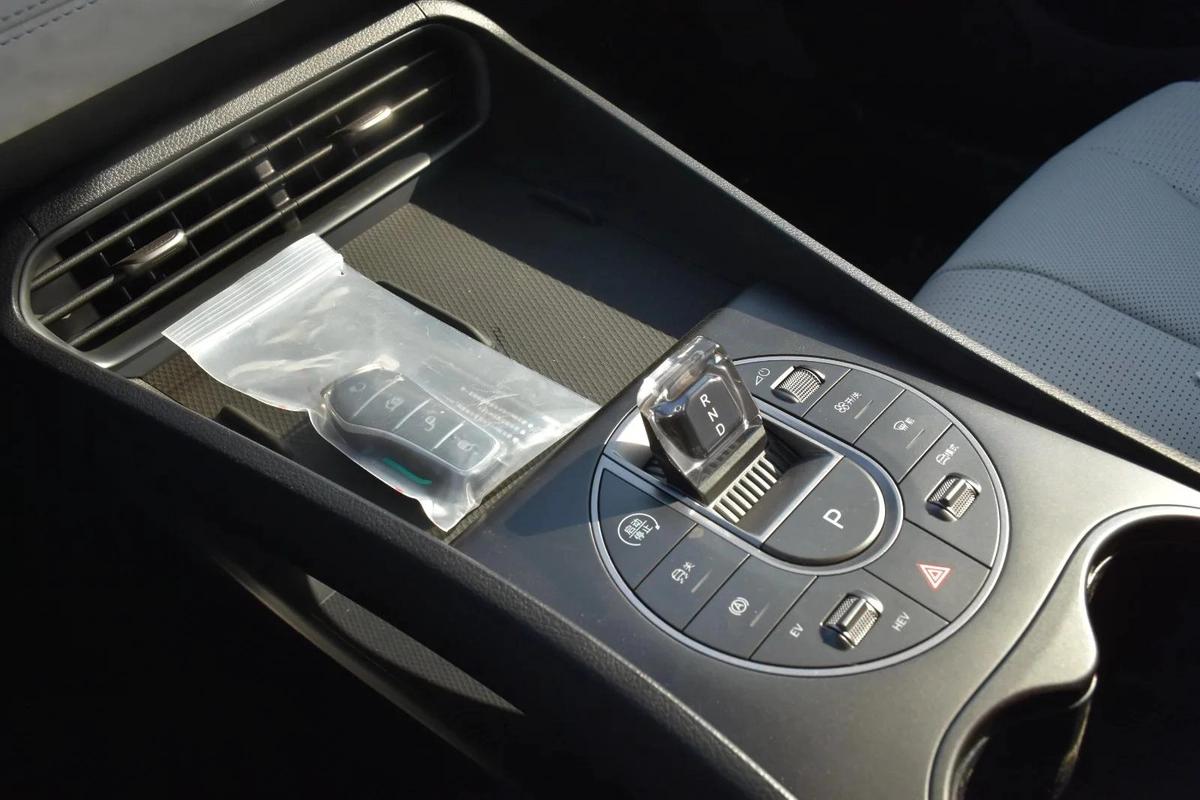 BYD SEAL 05 2025 | WHITE-16-16