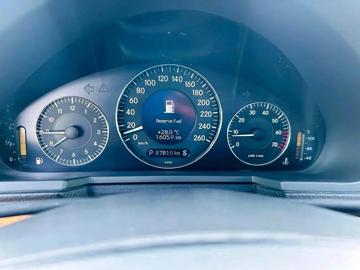 BENZ E240 | 2002 | CLEAN CAR FRESH JAPAN IMPORT-6-6