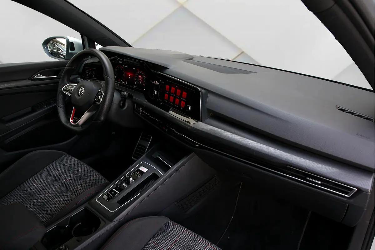 VOLKSWAGEN GOLF GTI - 2022 - GCC - FULLY LOADED - AMAZING CONDITION-3-3