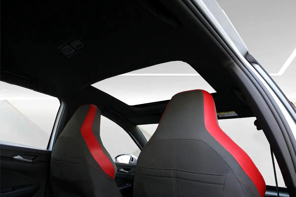 VOLKSWAGEN GOLF GTI - 2022 - GCC - FULLY LOADED - AMAZING CONDITION-5-5