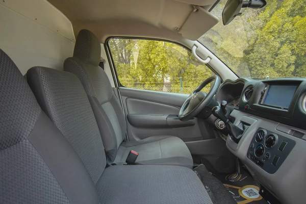 Urvan | Manual | Standard Roof Chiller Van | GCC Specs | Ref#N33493