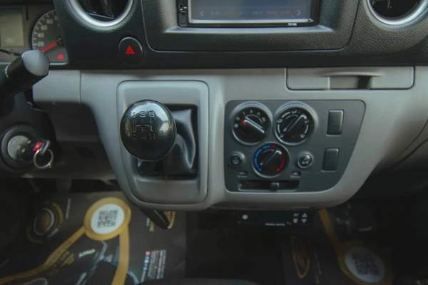 Urvan | Manual | Standard Roof Chiller Van | GCC Specs | Ref#N33493