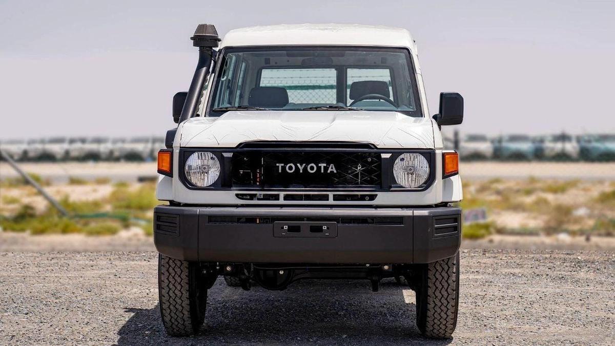 Toyota Land Cruiser 70 2.8 AT-1-1
