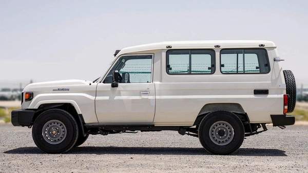 Toyota Land Cruiser 70 2.8 AT