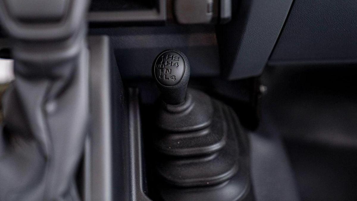 Toyota Land Cruiser 70 2.8 AT-9-9
