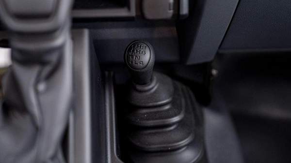 Toyota Land Cruiser 70 2.8 AT