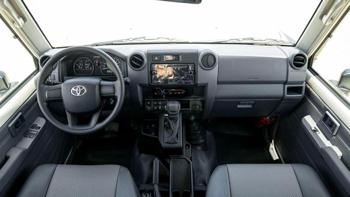Toyota Land Cruiser 70 2.8 AT-14-14