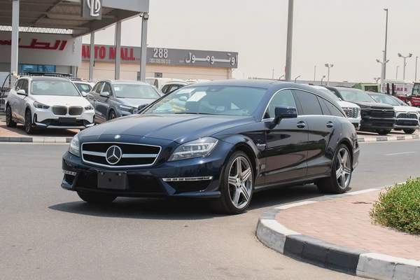 2013 - BENZ CLS63 SHOOTING BRAKE - BRAND NEW CONDITION - ONLY 31,000 KM