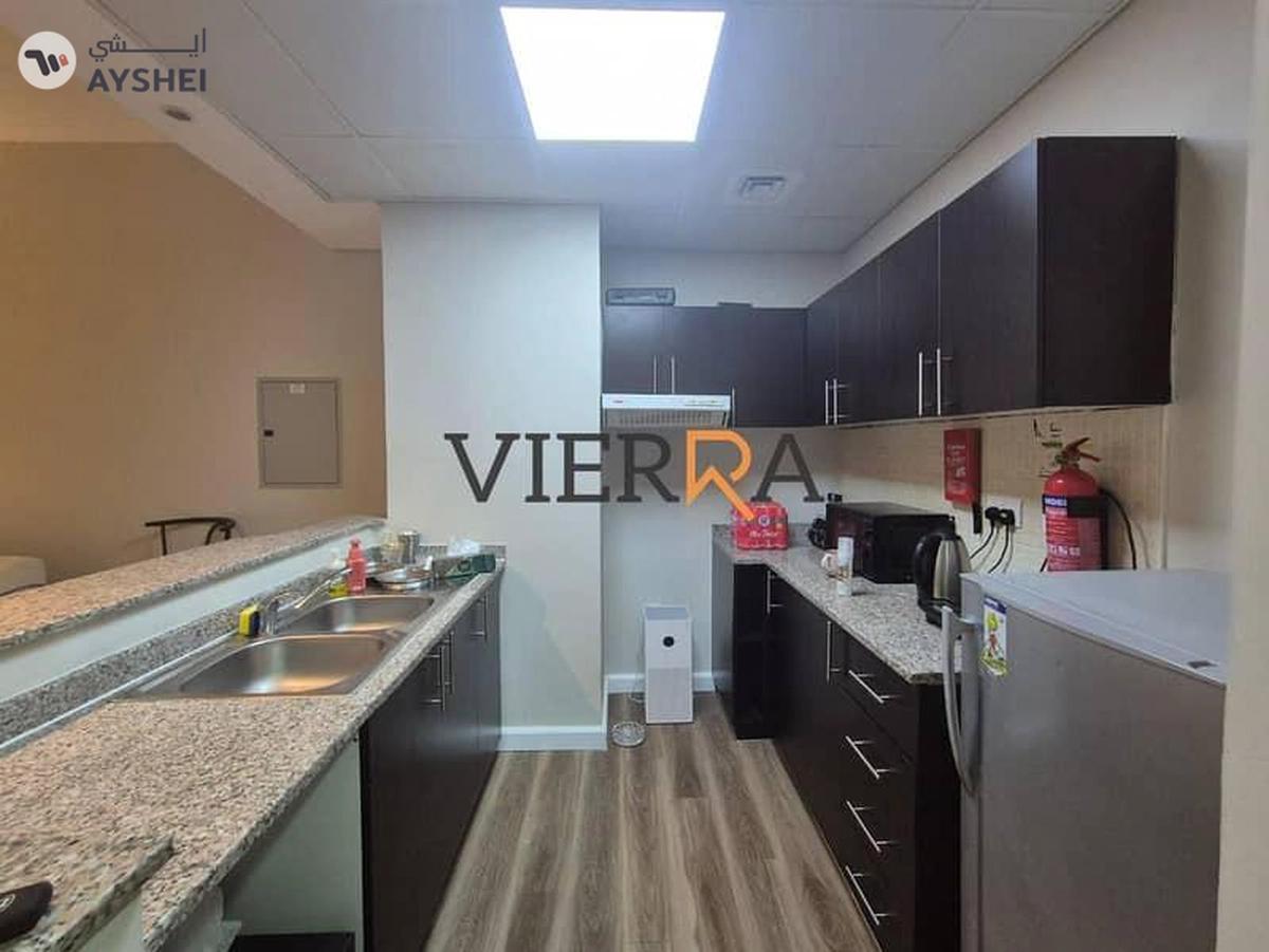 Mazaya 7, Queue Point, Liwan, Dubai-4-4