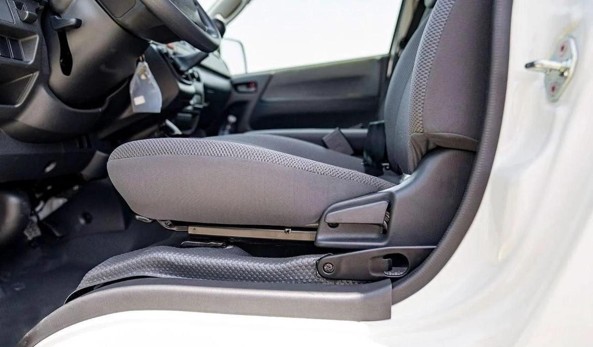 Toyota Hiace Toyota Hiace 2.5L Diesel STD MT 14 SET MY2024-5-5