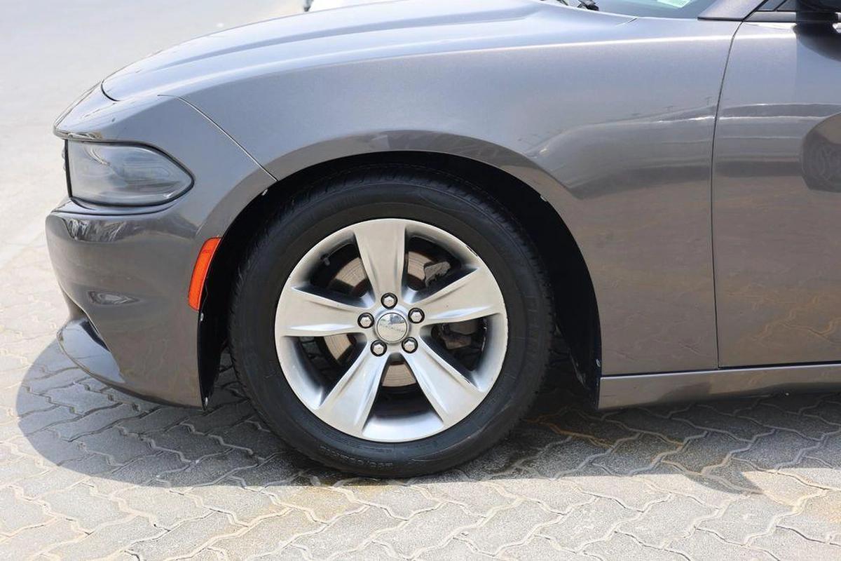 Used Dodge Charger 3.6L SXT Mid Option 2015-2-2