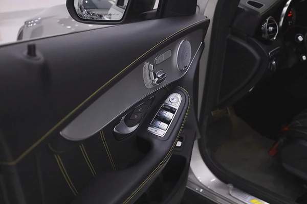 GLC 63 S - EDITION 1 - GCC - clean title - FULL CARBON PACKAGE - FULLY LOADED + warranty