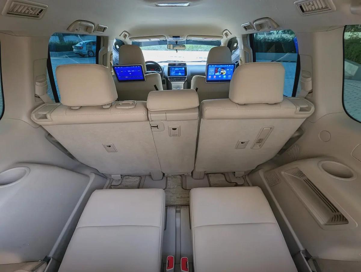 TOYOTA PRADO 2023 GCC V4 2.7L ACCIDENT FREE IN EXCELLENT CONDITION-10-10