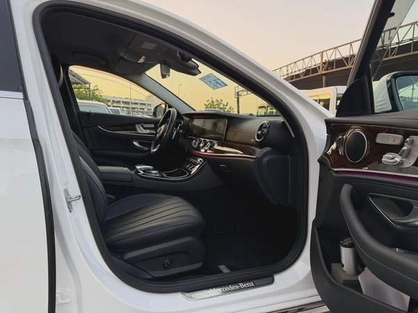 Mercedes Benz E400
