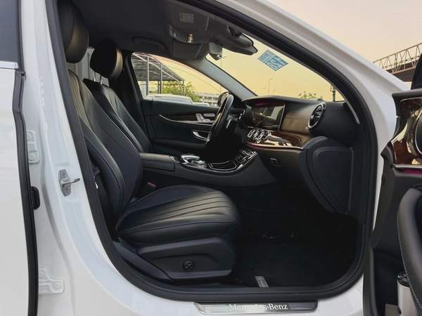 Mercedes Benz E400