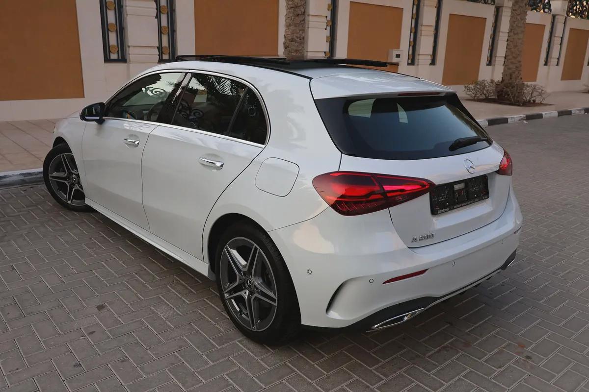 Mercedes-Benz A200 AMG-2024-11000KM-GCC SPECS- UNDER WARRANTY SERVICE CONTRACT available black as w-2-2