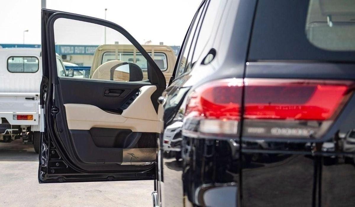 Toyota Land Cruiser LC300 GXR 3.3D AT MY2025 – BLACK-4-4