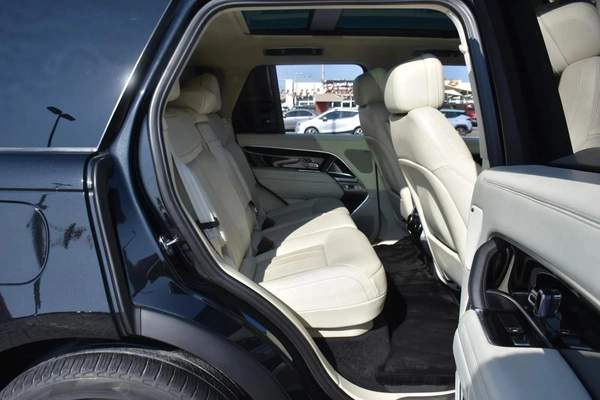 LAND ROVER RANGE ROVER SE 2023 | BLACK