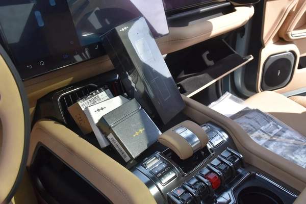BYD LEOPARD 8 SEVEN SEATS 2025 | SILVER