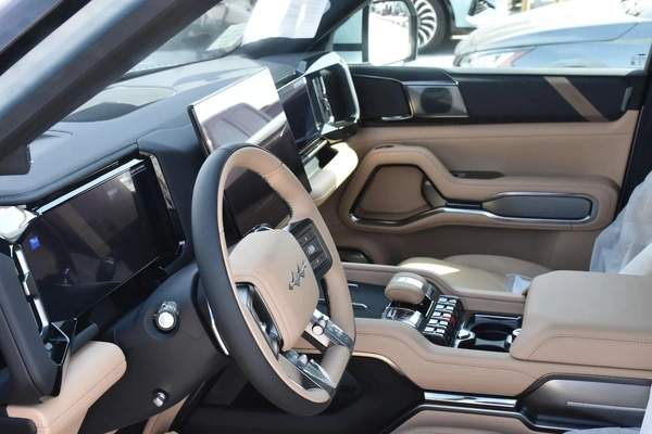 BYD LEOPARD 8 SEVEN SEATS 2025 | SILVER