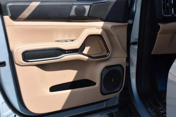 BYD LEOPARD 8 SEVEN SEATS 2025 | SILVER