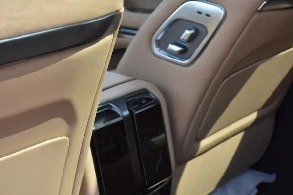 BYD LEOPARD 8 SEVEN SEATS 2025 | SILVER
