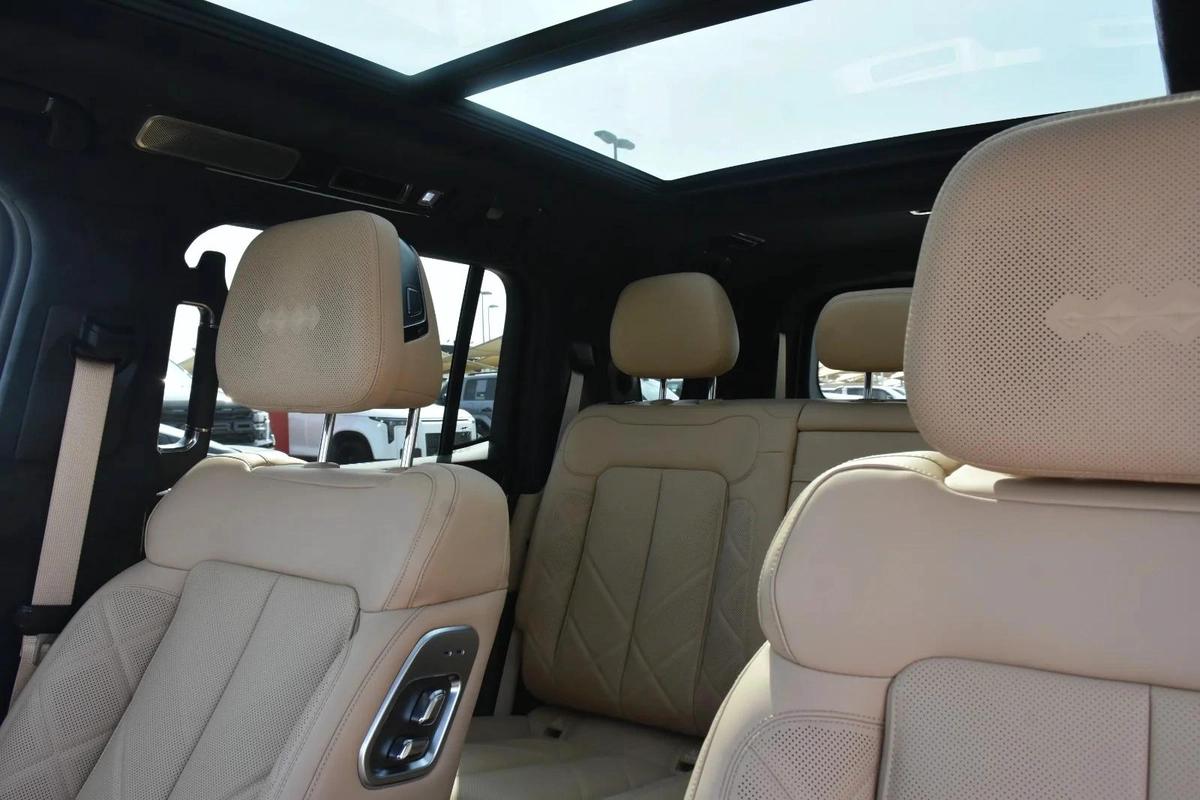 BYD LEOPARD 8 SEVEN SEATS 2025 | SILVER-11-11