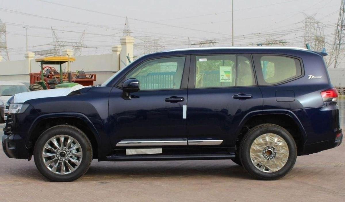 Toyota Land Cruiser LAND CRUISER GXR 3.5L V6-7-7