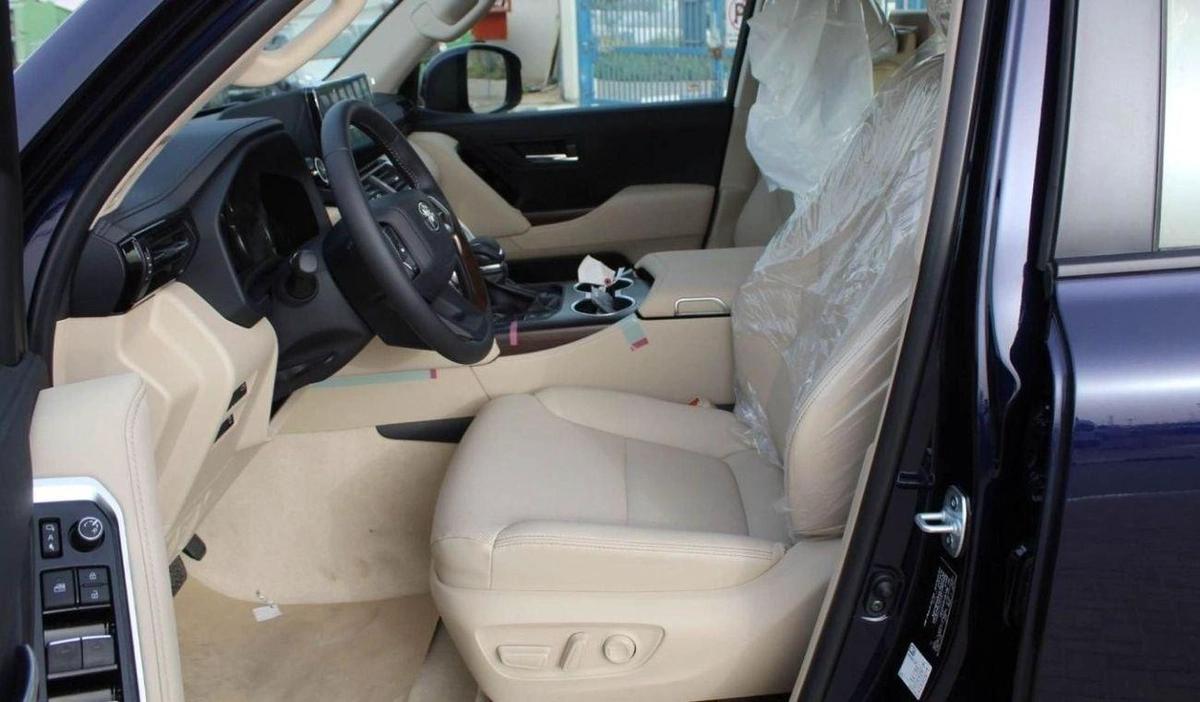 Toyota Land Cruiser LAND CRUISER GXR 3.5L V6-9-9