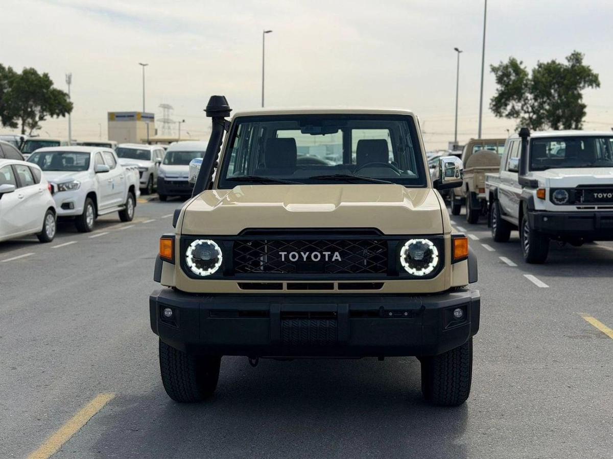 Toyota Land Cruiser 70 Toyota Land Cruiser LC 76 Petrol 4.0L Full Option Automatic Model 2025 Omani Specifications-0-0