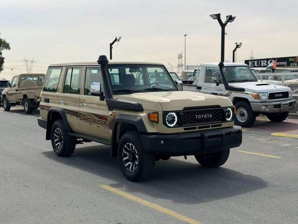 Toyota Land Cruiser 70 Toyota Land Cruiser LC 76 Petrol 4.0L Full Option Automatic Model 2025 Omani Specifications
