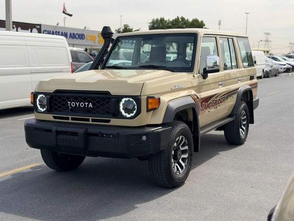 Toyota Land Cruiser 70 Toyota Land Cruiser LC 76 Petrol 4.0L Full Option Automatic Model 2025 Omani Specifications