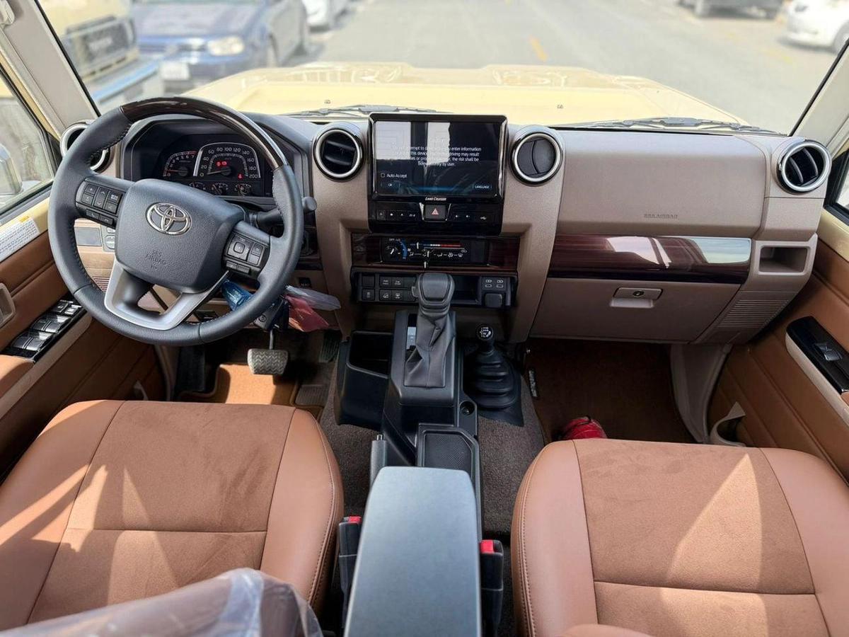 Toyota Land Cruiser 70 Toyota Land Cruiser LC 76 Petrol 4.0L Full Option Automatic Model 2025 Omani Specifications-3-3