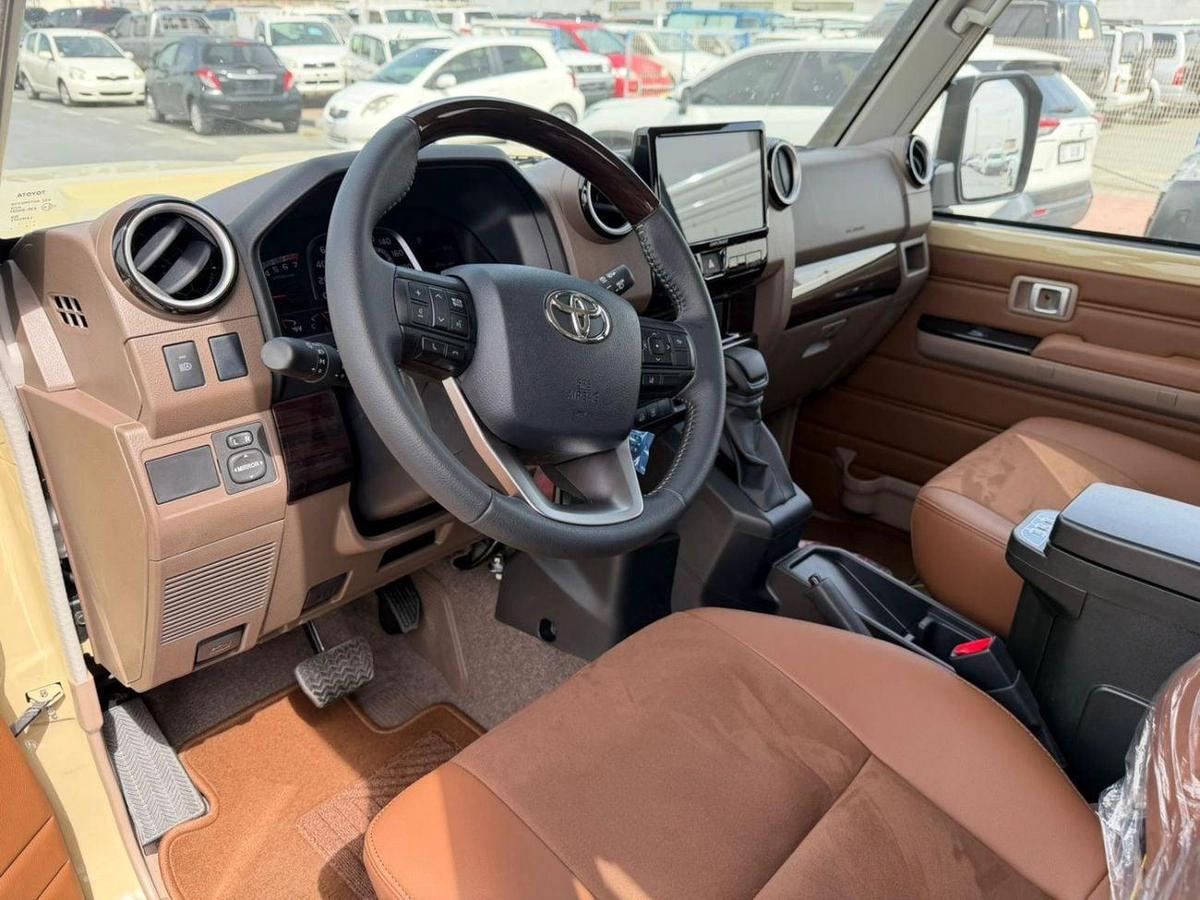 Toyota Land Cruiser 70 Toyota Land Cruiser LC 76 Petrol 4.0L Full Option Automatic Model 2025 Omani Specifications-5-5