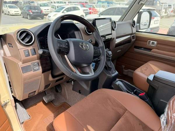 Toyota Land Cruiser 70 Toyota Land Cruiser LC 76 Petrol 4.0L Full Option Automatic Model 2025 Omani Specifications