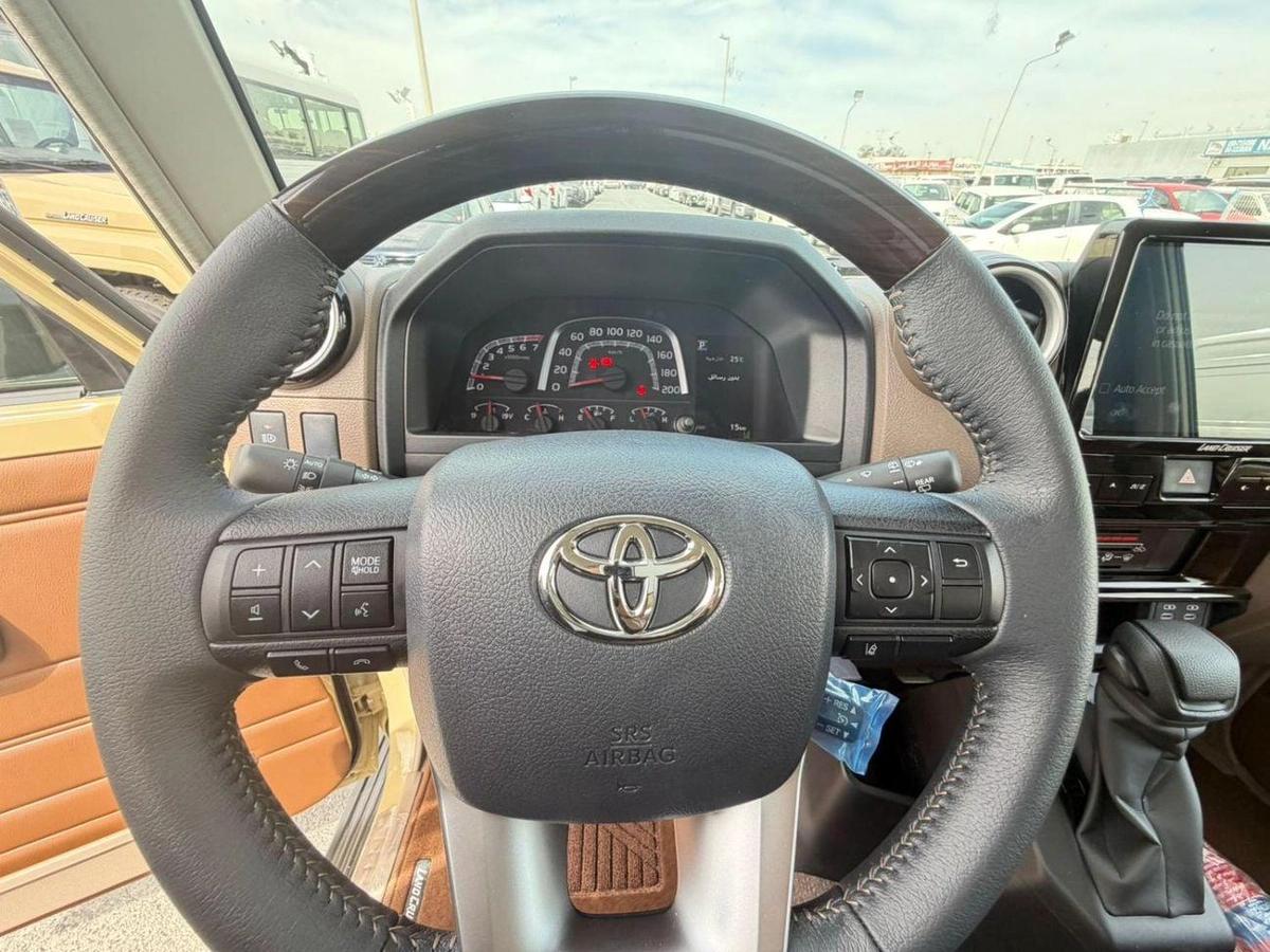 Toyota Land Cruiser 70 Toyota Land Cruiser LC 76 Petrol 4.0L Full Option Automatic Model 2025 Omani Specifications-6-6