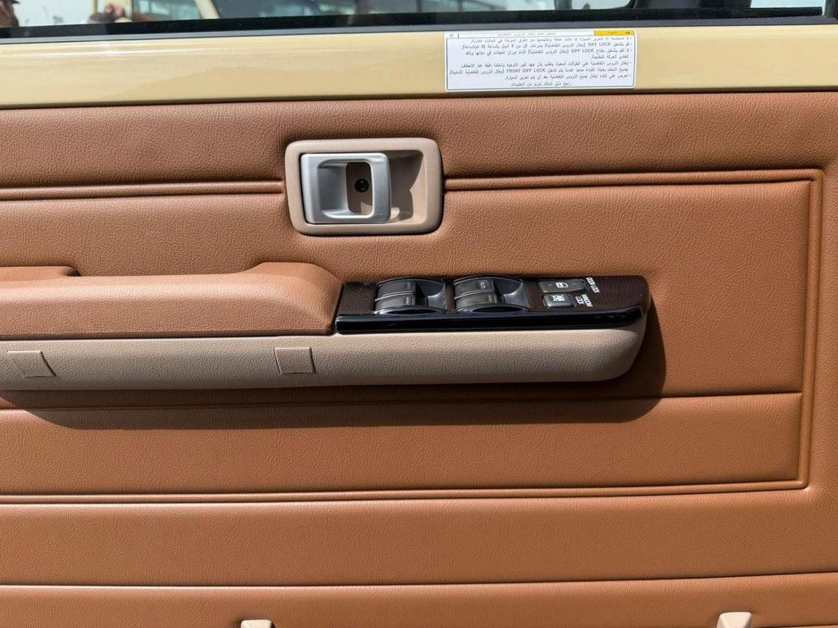 Toyota Land Cruiser 70 Toyota Land Cruiser LC 76 Petrol 4.0L Full Option Automatic Model 2025 Omani Specifications-10-10