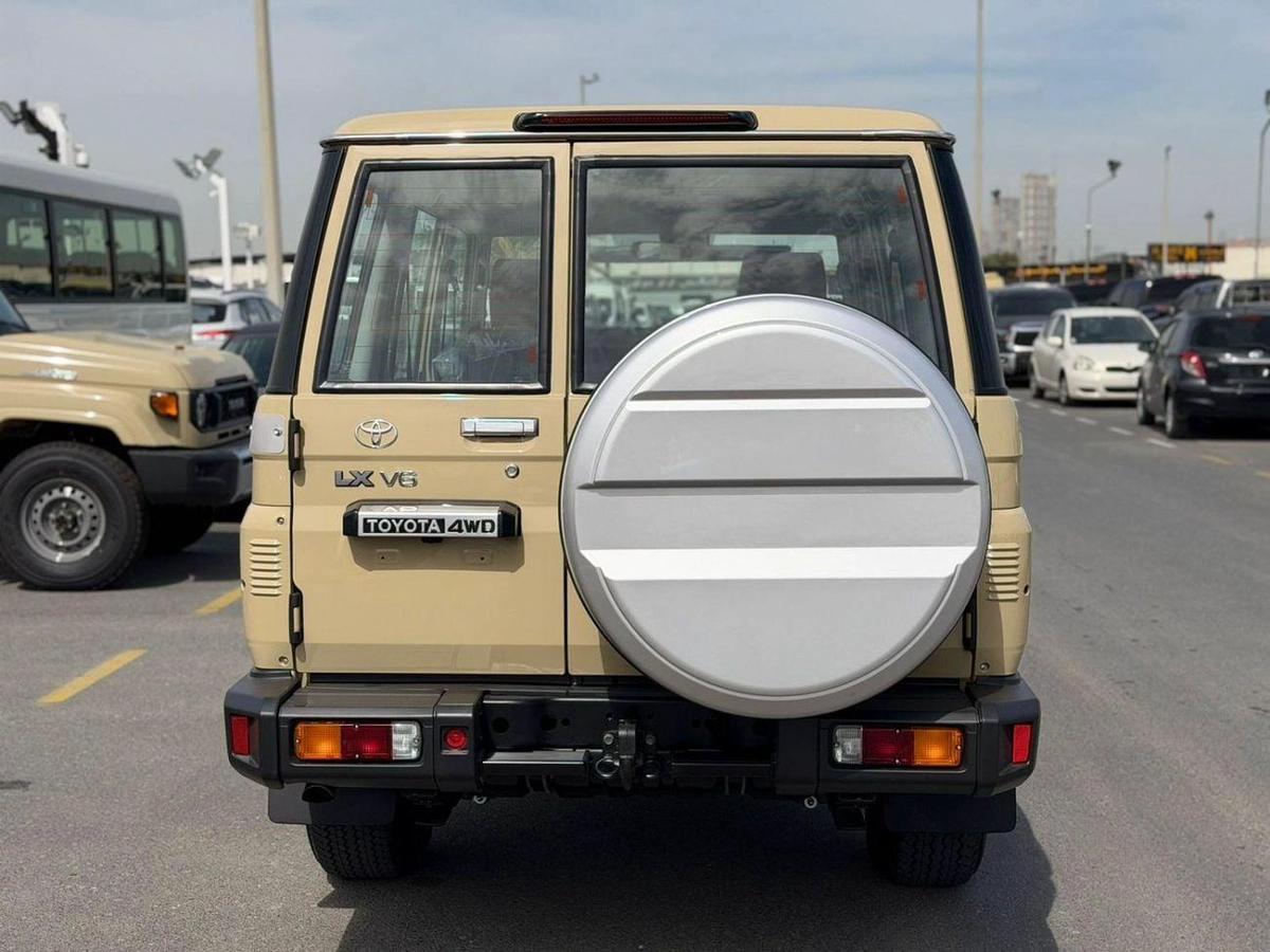Toyota Land Cruiser 70 Toyota Land Cruiser LC 76 Petrol 4.0L Full Option Automatic Model 2025 Omani Specifications-13-13