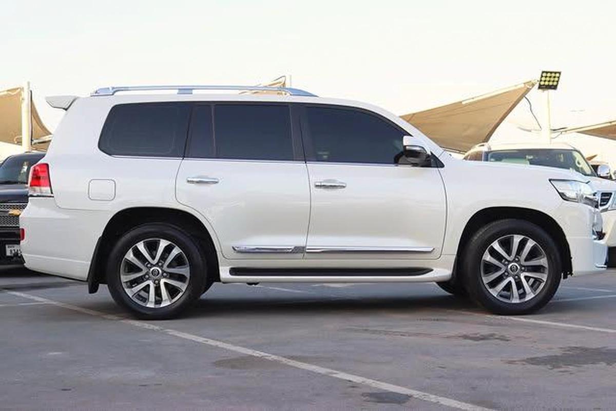 Toyota Land Cruiser 2016 VXR Full Option-9-9